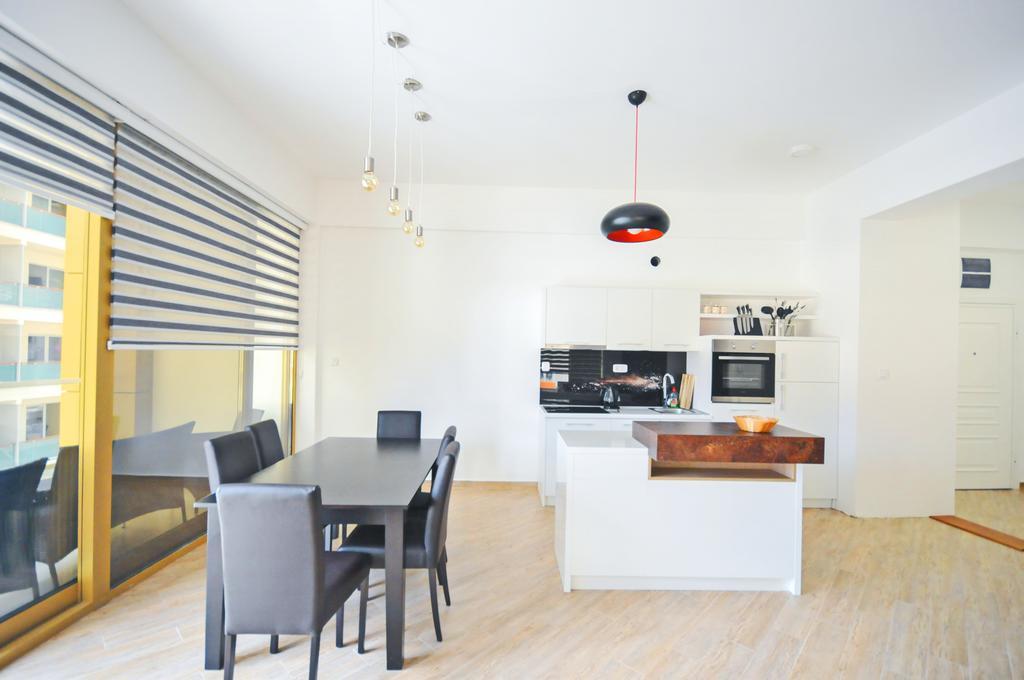 Sea Breeze Lux Apartments Budva Exterior photo