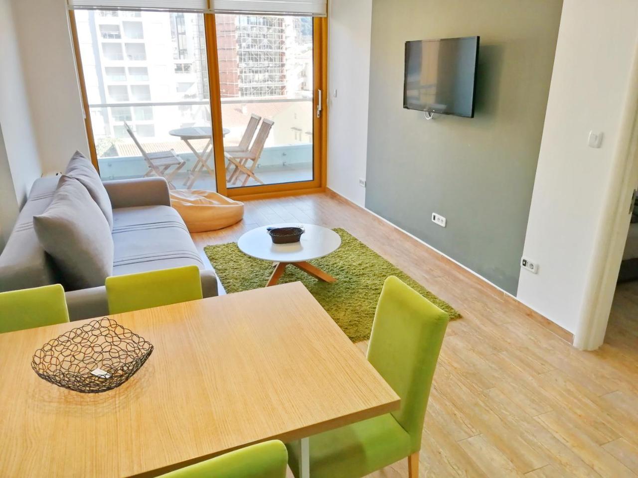 Sea Breeze Lux Apartments Budva Exterior photo